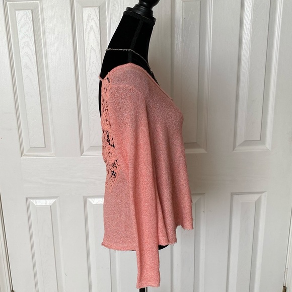 Sexy Daytrip raw hem open back top - Picture 3 of 9